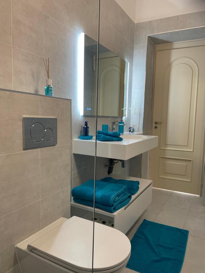Menton Centre Vue Imprenable Sur Mer Et Jardin Bioves Exterior foto